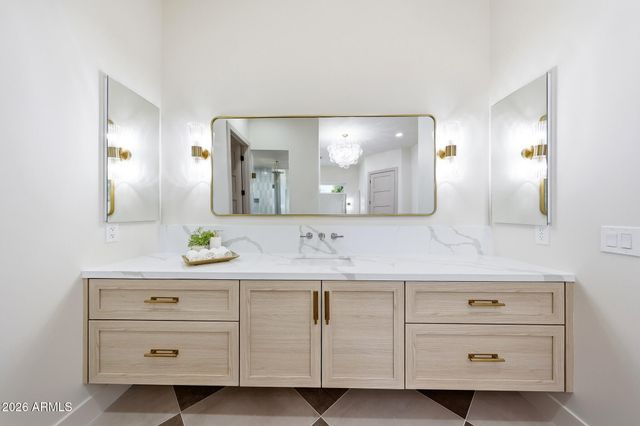 950 E KAIBAB Place, Chandler, AZ 85249