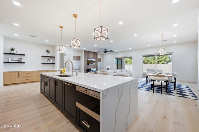 950 E KAIBAB Place, Chandler, AZ 85249