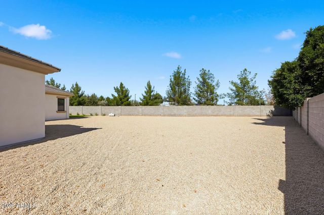 950 E KAIBAB Place, Chandler, AZ 85249