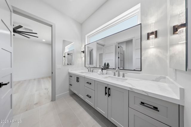 950 E KAIBAB Place, Chandler, AZ 85249