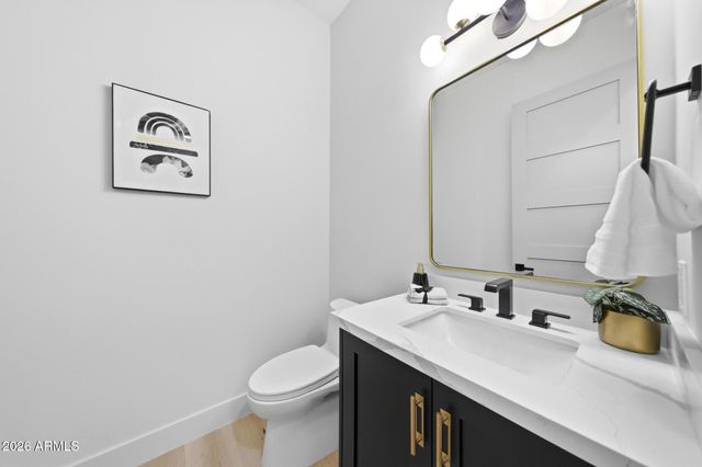 950 E KAIBAB Place, Chandler, AZ 85249