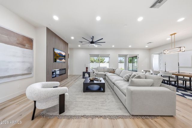 950 E KAIBAB Place, Chandler, AZ 85249