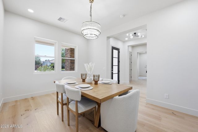 950 E KAIBAB Place, Chandler, AZ 85249