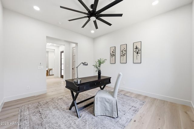 950 E KAIBAB Place, Chandler, AZ 85249