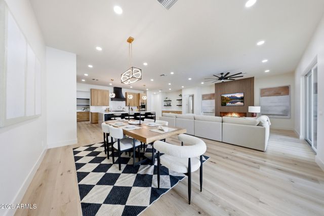 950 E KAIBAB Place, Chandler, AZ 85249