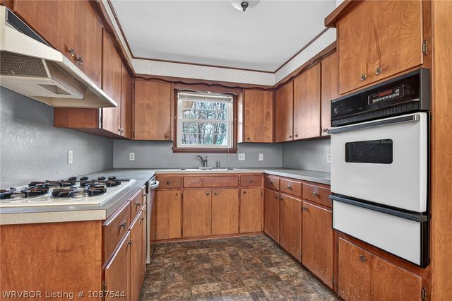 2015 S Q Street, Fort Smith, AR 72901