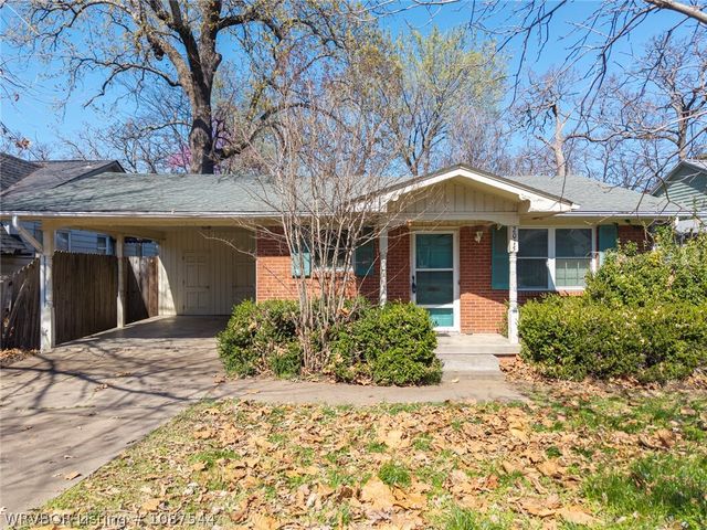 2015 S Q Street, Fort Smith, AR 72901