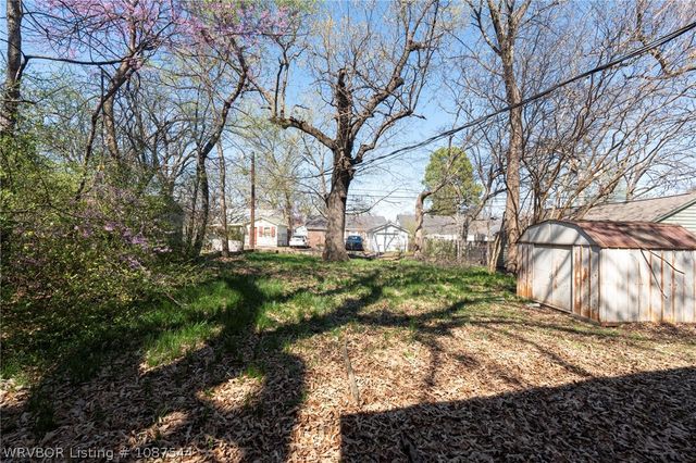 2015 S Q Street, Fort Smith, AR 72901