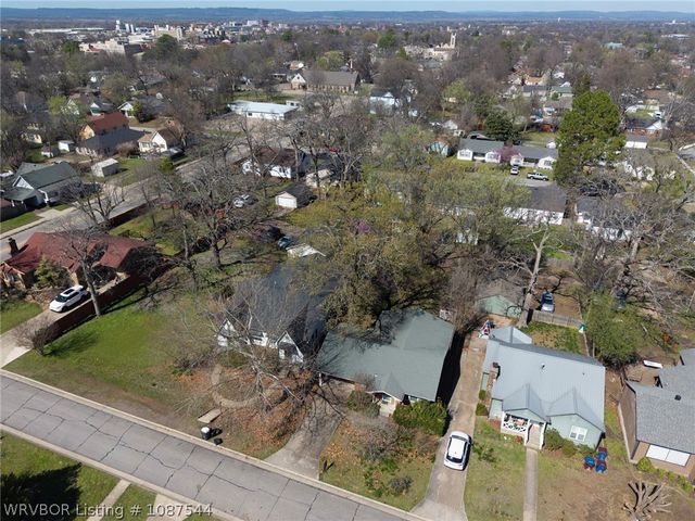 2015 S Q Street, Fort Smith, AR 72901