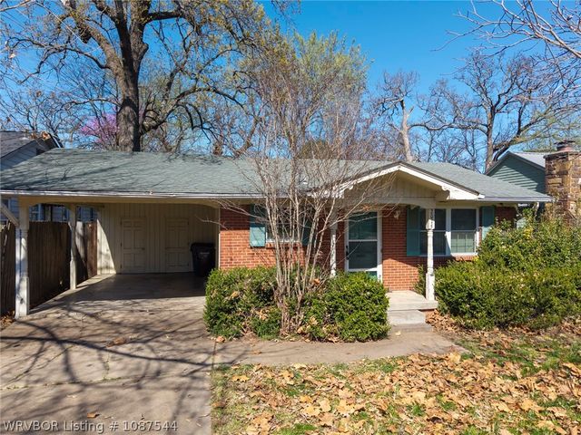 2015 S Q Street, Fort Smith, AR 72901