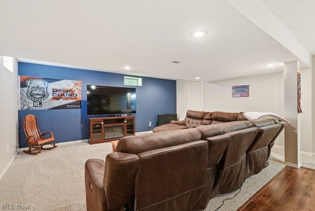 1223 Tinkers Green Drive, Streetsboro, OH 44241