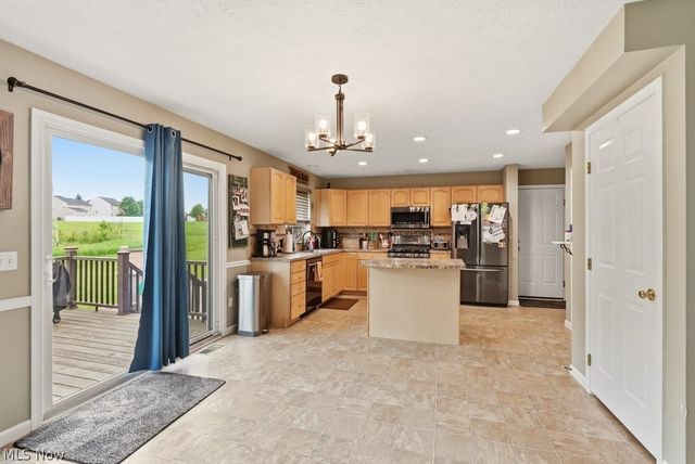 1223 Tinkers Green Drive, Streetsboro, OH 44241