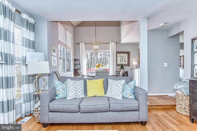 16 GLENGYLE LN, Sterling, VA 20165