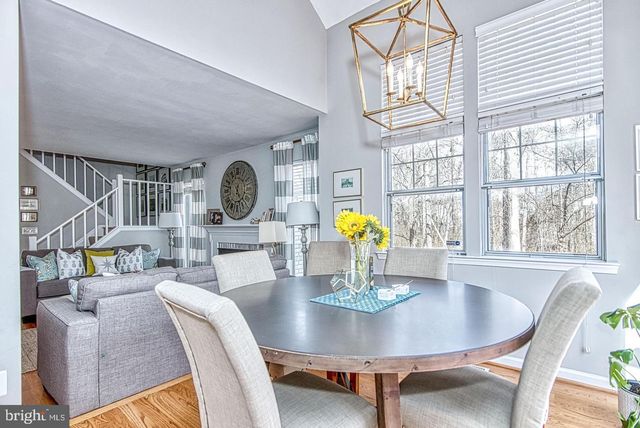 16 GLENGYLE LN, Sterling, VA 20165