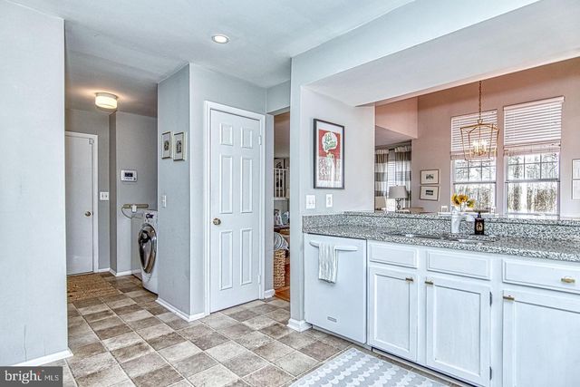 16 GLENGYLE LN, Sterling, VA 20165