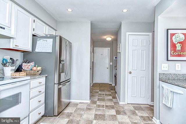 16 GLENGYLE LN, Sterling, VA 20165