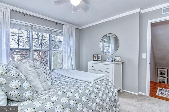 16 GLENGYLE LN, Sterling, VA 20165