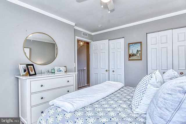 16 GLENGYLE LN, Sterling, VA 20165