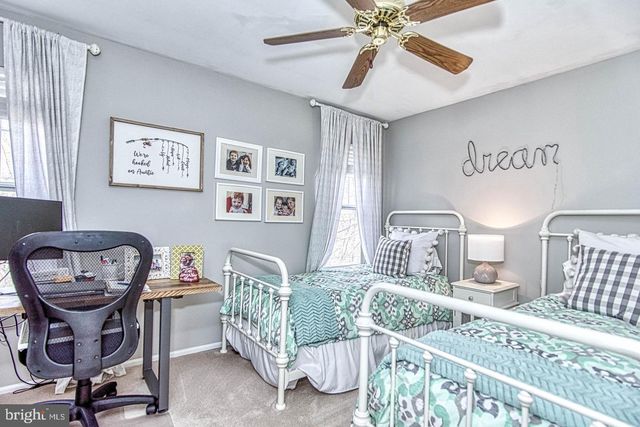 16 GLENGYLE LN, Sterling, VA 20165