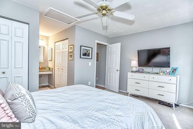 16 GLENGYLE LN, Sterling, VA 20165