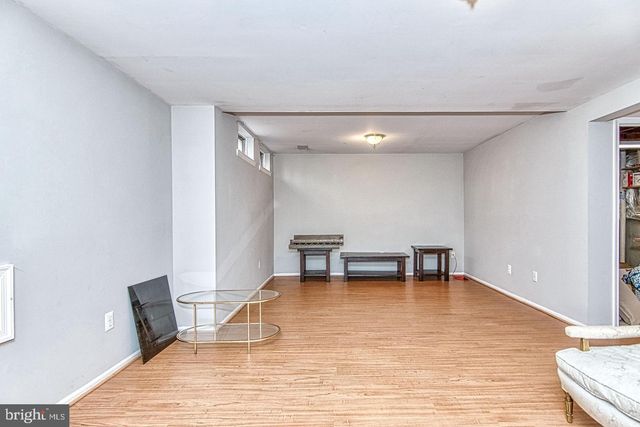 16 GLENGYLE LN, Sterling, VA 20165