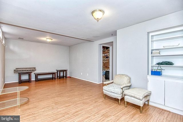 16 GLENGYLE LN, Sterling, VA 20165