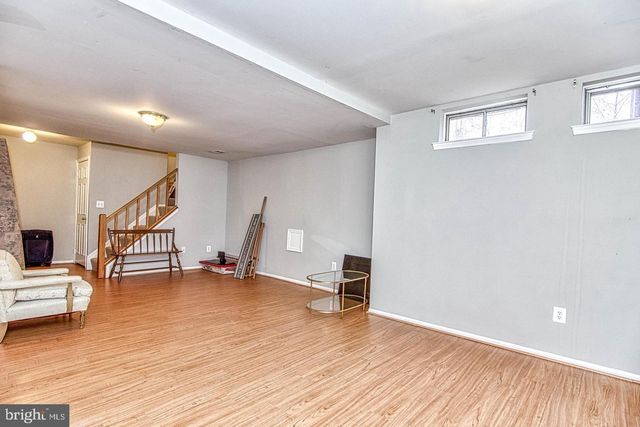 16 GLENGYLE LN, Sterling, VA 20165