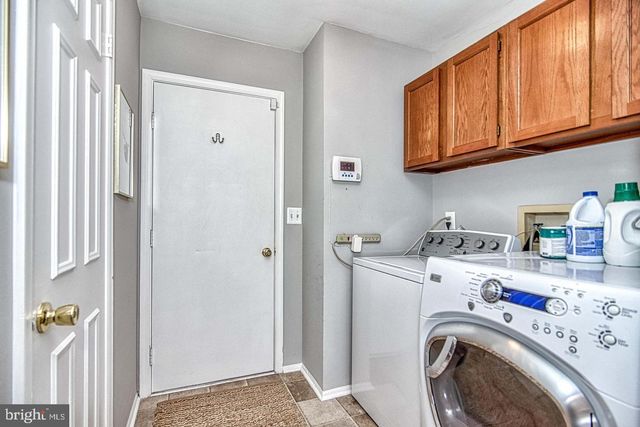 16 GLENGYLE LN, Sterling, VA 20165