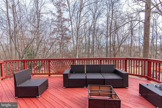 16 GLENGYLE LN, Sterling, VA 20165