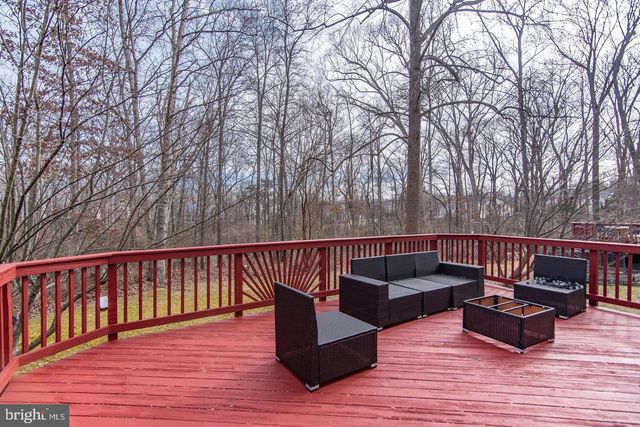 16 GLENGYLE LN, Sterling, VA 20165