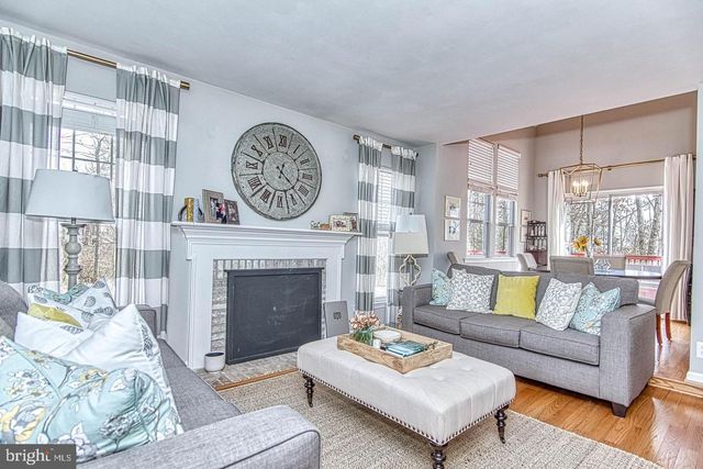 16 GLENGYLE LN, Sterling, VA 20165