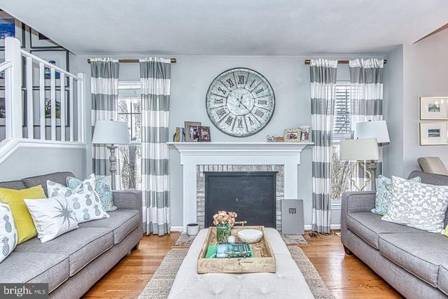 16 GLENGYLE LN, Sterling, VA 20165