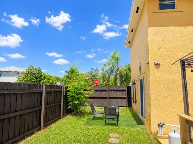 5788 Woodland Point Dr, Tamarac, FL 33319