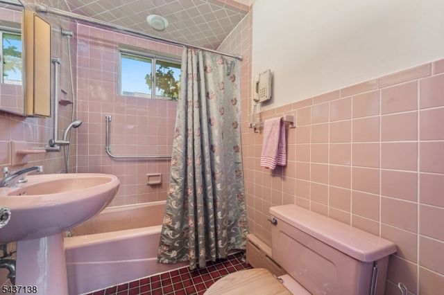 111 W Main St, High Bridge Boro, NJ 08829