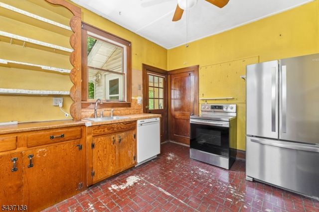111 W Main St, High Bridge Boro, NJ 08829