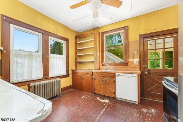 111 W Main St, High Bridge Boro, NJ 08829