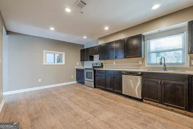 4806 Rockbridge Road, Stone Mountain, GA 30083