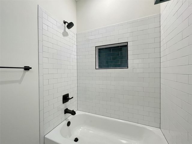 607 W Baker Street, Denison, TX 75020