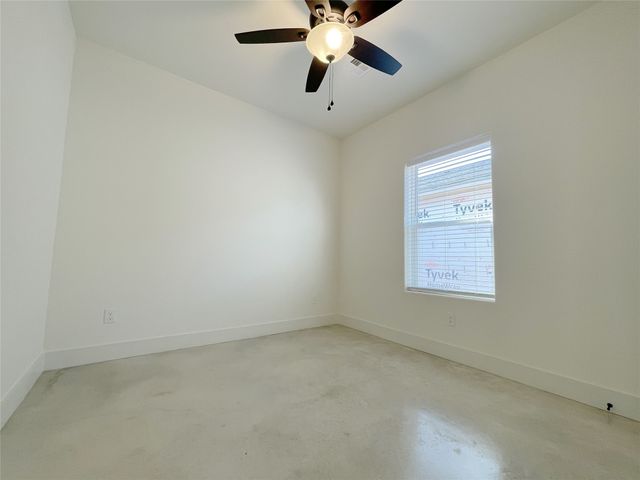 607 W Baker Street, Denison, TX 75020