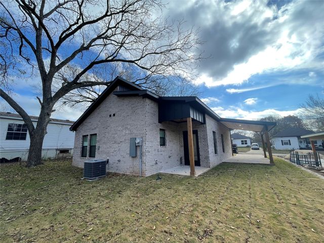 607 W Baker Street, Denison, TX 75020