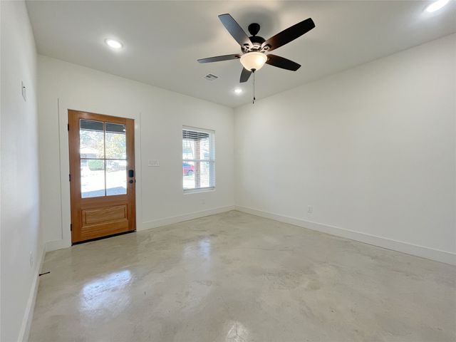 607 W Baker Street, Denison, TX 75020
