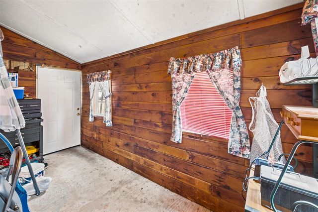 21704 W North Avenue, Reed City, MI 49677