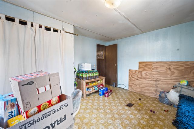 21704 W North Avenue, Reed City, MI 49677