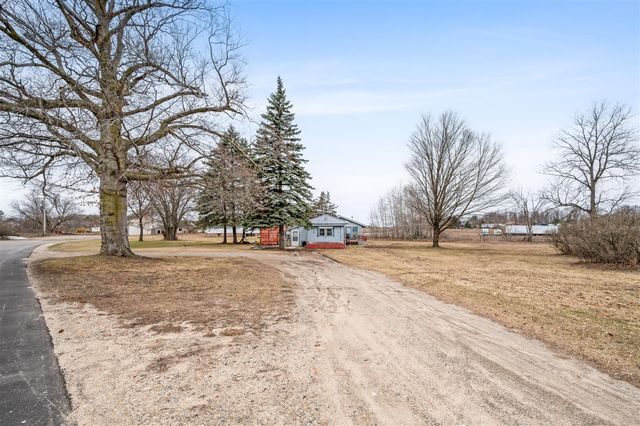 21704 W North Avenue, Reed City, MI 49677