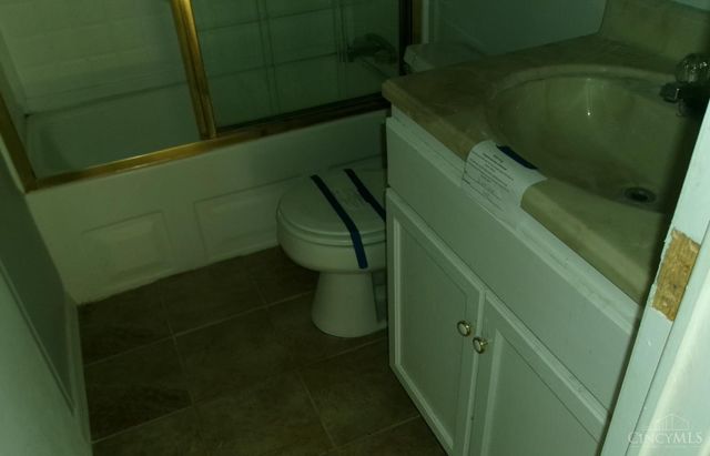 104 Country Way Lane, Franklin Twp, OH 45106