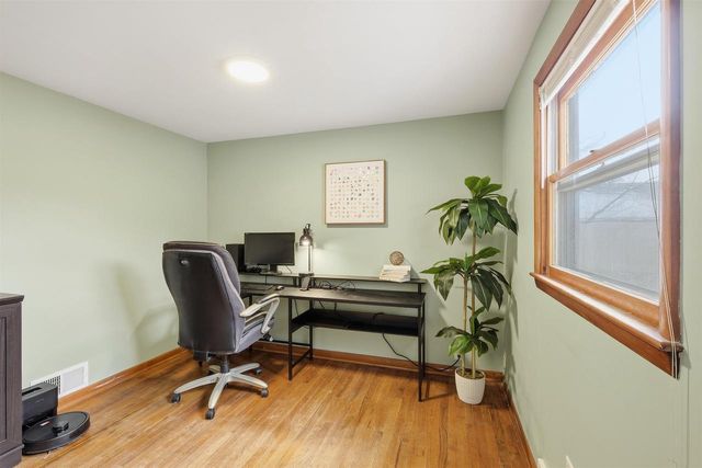 118 N Van Buren Street, Stoughton, WI 53589