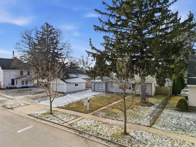 118 N Van Buren Street, Stoughton, WI 53589
