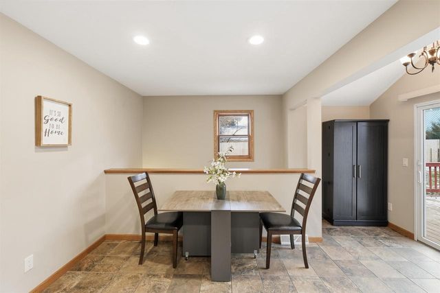 118 N Van Buren Street, Stoughton, WI 53589