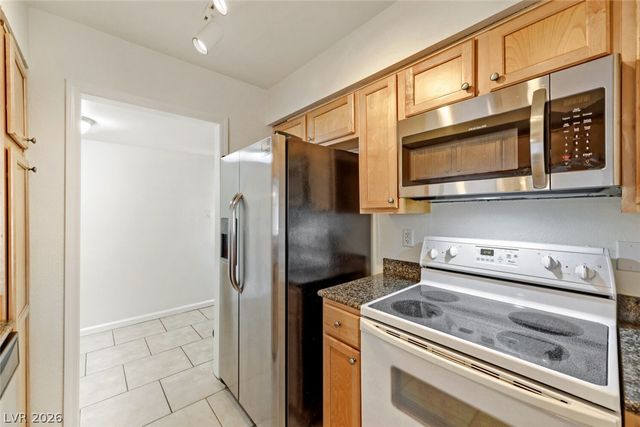 769 Oakmont Avenue 403, Las Vegas, NV 89109