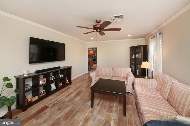 94 CHESTNUT VALLEY DR, Doylestown, PA 18901